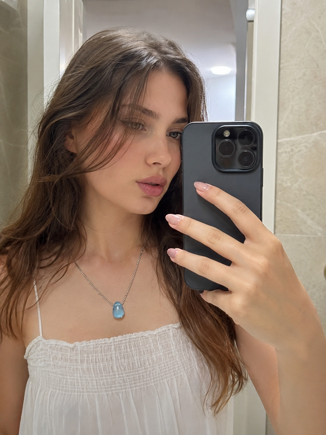 The Beauty of Blue Crystal Necklaces: A Timeless Piece for Every Jewelry Collection