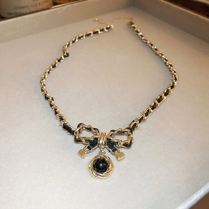 Noir Aura Necklace