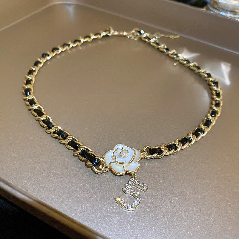 Noir Aura Necklace