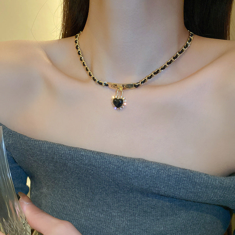 Noir Aura Necklace